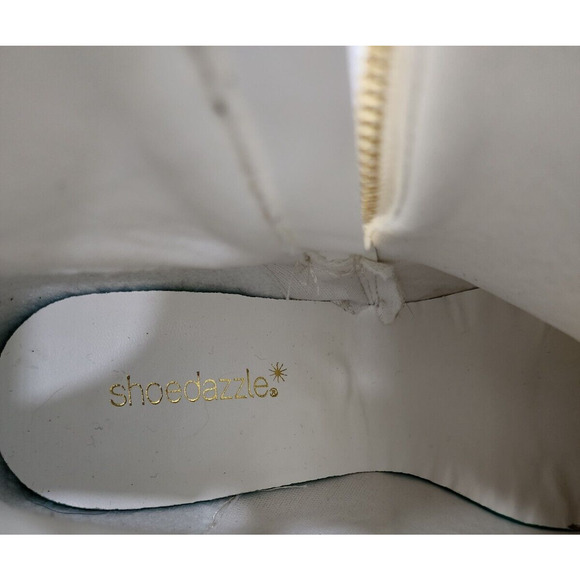 Shoedazzle Danilyn-E Cream Colored Faux Leather Lug Sole Bootie 5" Shaft, Zip Up - Picture 9 of 15